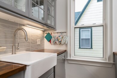 137 Florence St unit 2, Roslindale, MA 02131 - photo 4