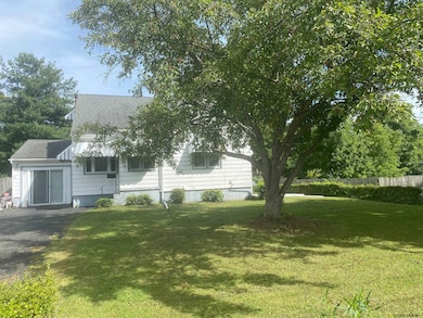 37 Phillips Rd, Rensselaer, NY 12144 - photo 4