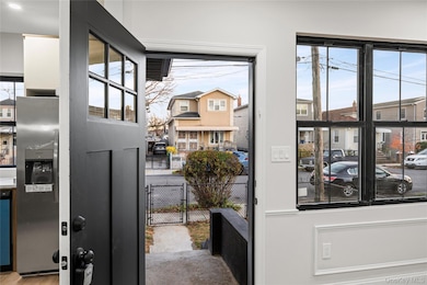 16843 118th Rd, Jamaica, NY 11434 - photo 3