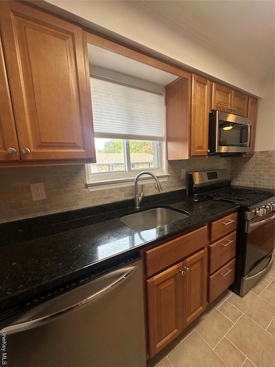 12 Central Dr unit 4, Nanuet, NY 10954 - photo 3