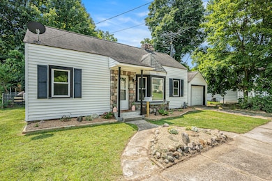 211 E Wheeler St, Three Rivers, MI 49093 - photo 2