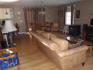 Living room & Dining room