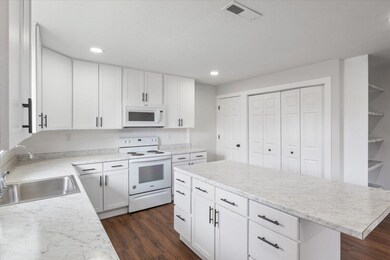 07-117 W Madison St - 7