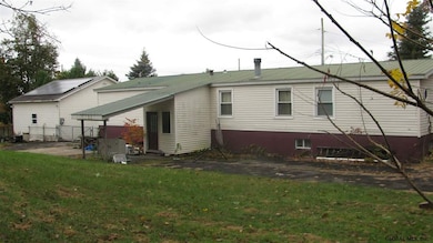 47 Bloomingdale Ave, Gloversville, NY 12078 - photo 4