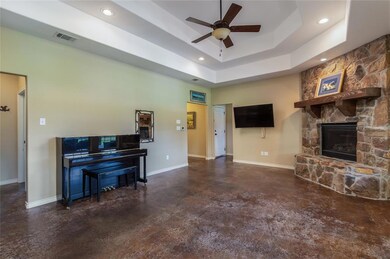 499 Faye Ln, Springtown, TX 76082 - photo 5