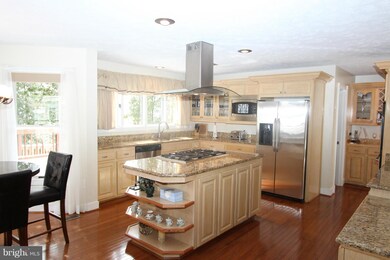 5350 Anvil Ct, Fairfax, VA 22030 - photo 2