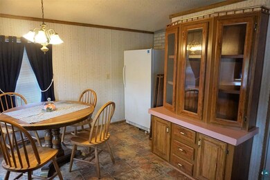 Convenient Eat- In area with Buffet