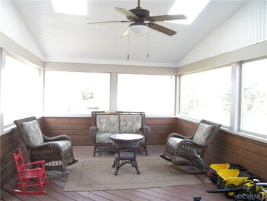 Screened Porch:Skylights,CFan   Located off of the