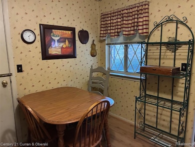 3758 Heritage Pkwy, Dearborn, MI 48124 - photo 6