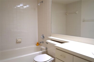 10913 Fenway Glen Ct, Riverview, FL 33578 - photo 6