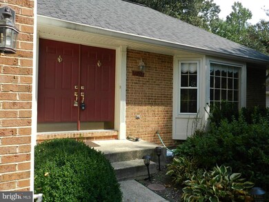 7803 Lakeland Valley Dr, Springfield, VA 22153 - photo 3