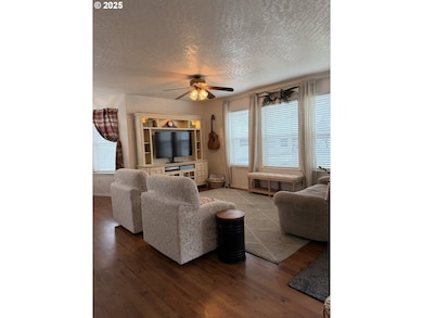 863 W Hartley Ave, Hermiston, OR 97838 - photo 5