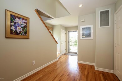 005-Foyer-4466664-large