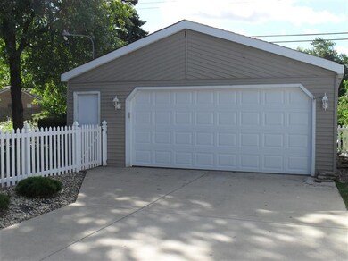 3236 Condit St, Highland, IN 46322 - photo 2