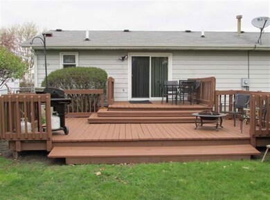 2321 W 60th St, Davenport, IA 52806 - photo 7