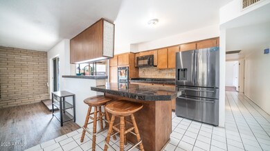3433 W Mescal St-8