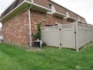 1038 Frederick Dr, Xenia, OH 45385 - photo 6