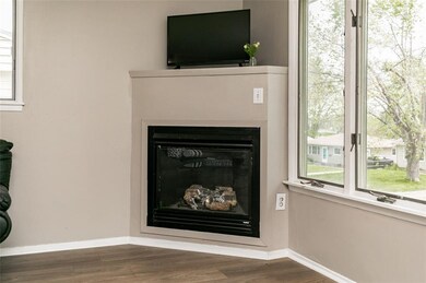 1614 14th Ave SW, Cedar Rapids, IA 52404 - photo 6