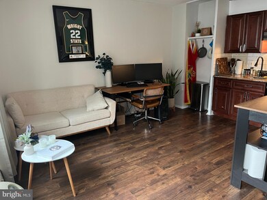 2101-17 Chestnut St unit 1706, Philadelphia, PA 19103 - photo 2