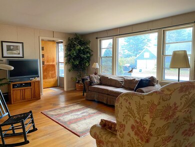 3 Meadowview Living Room