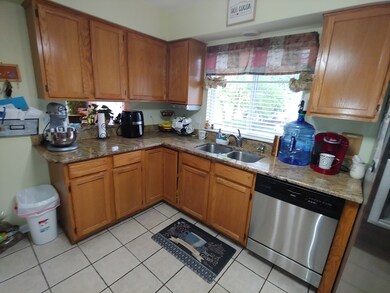 1814 Cambridge Dr, Carpentersville, IL 60110 - photo 5