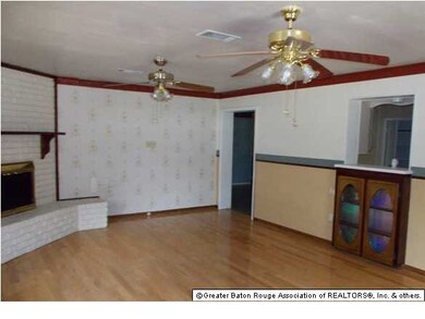 livingroom with fireplace