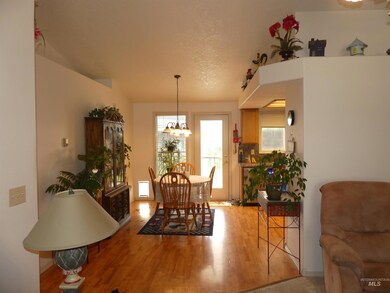 215 School Ave, Nampa, ID 83686 - photo 4