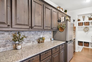 813 Holbrook Rd, Springtown, TX 76082 - photo 7