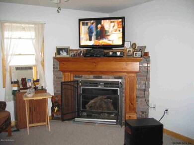 12 Lexington Ave, Glens Falls, NY 12801 - photo 4