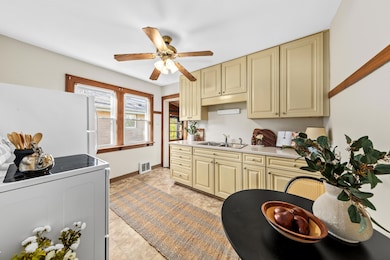 11510 W Wisconsin Ave, Milwaukee, WI 53226 - photo 7