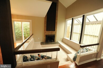 10513 Arrowood St, Fairfax, VA 22032 - photo 6