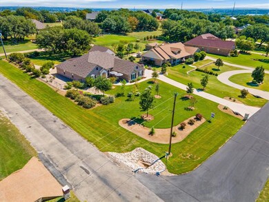 3901 Homestead Ct, Granbury, TX 76049 - photo 4