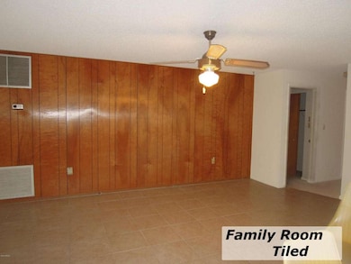 Family Room t