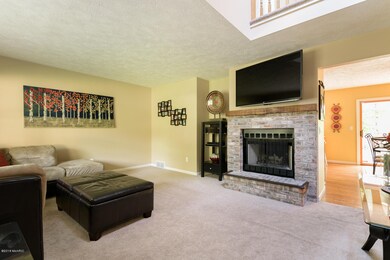 9038 Hobbit Cir, Kalamazoo, MI 49009 - photo 3