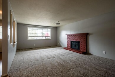 1826 Inverness Dr, Medford, OR 97504 - photo 5