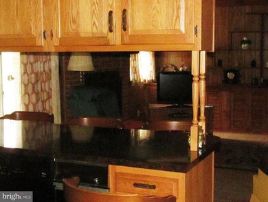 806 Lee Ave, Sykesville, MD 21784 - photo 4