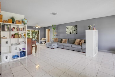 2554 SW 23rd Cranbrook Dr, Boynton Beach, FL 33436 - photo 2