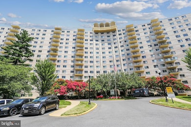 University Towers, Silver Spring, MD 20902 - photo 2