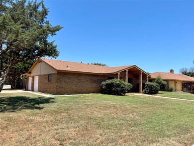 3056 Heritage Cir, Abilene, TX 79606 - photo 5