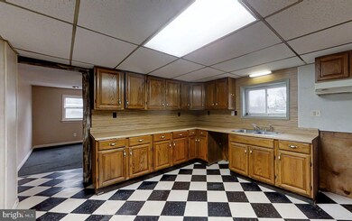 130 E South St, Chambersburg, PA 17201 - photo 7