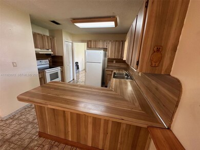 2810 SW 108th Place, Miami, FL 33165 - photo 4