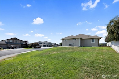 509 Bluff Dr W, Moses Lake, WA 98837 - photo 7