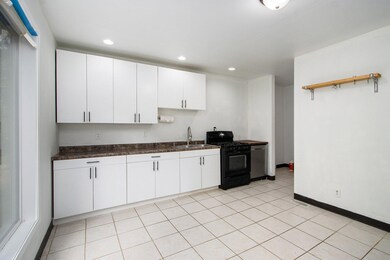 008_1210jamesst_25