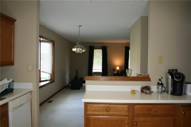 5146 Columbia Dr, Columbus, IN 47203 - photo 5