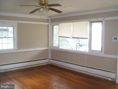 105 Dihedral Dr, Middle River, MD 21220 - photo 2