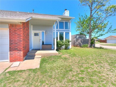 2129 NE 11th St, Moore, OK 73160 - photo 4