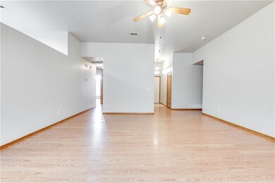 625 Loyd Ln, Moore, OK 73160 - photo 5