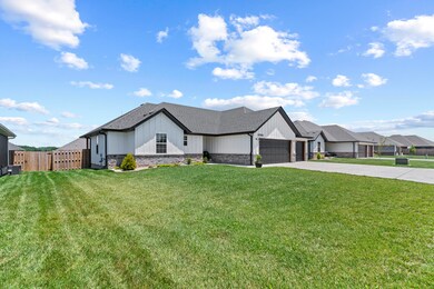 1765 E Chickamauga Dr, Republic, MO 65738 - photo 3