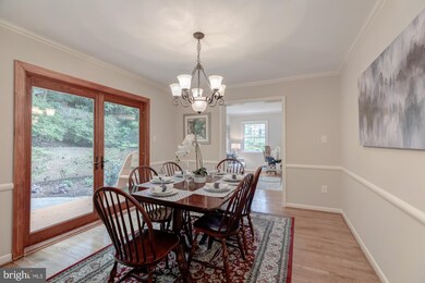 9139 Santayana Dr, Fairfax, VA 22031 - photo 6