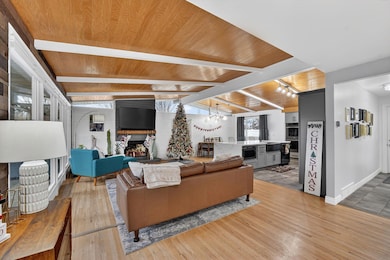 5443 S Dunbarton Dr, Salt Lake City, UT 84117 - photo 2